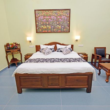 Le Colonial Suites Пондичерри Экстерьер фото