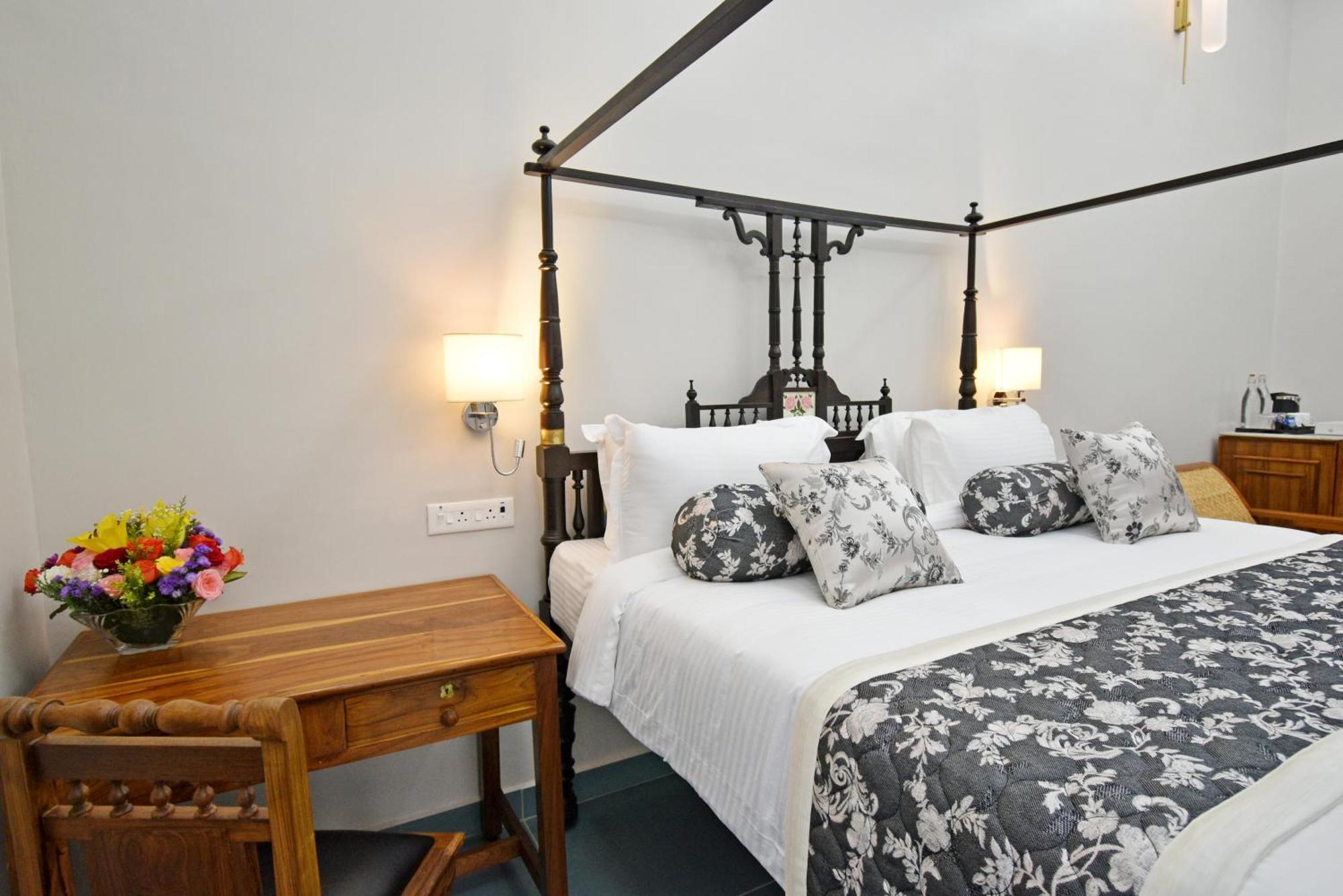 Le Colonial Suites Пондичерри Экстерьер фото