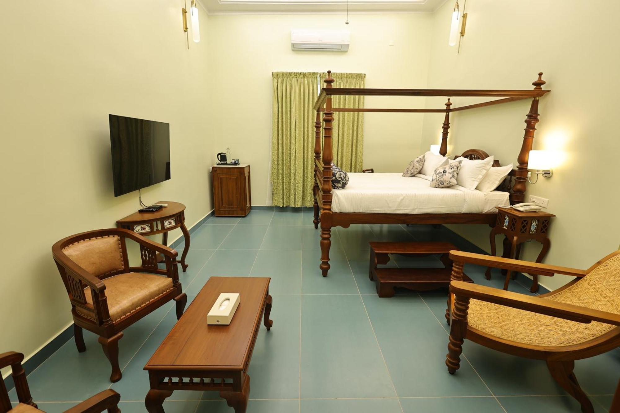 Le Colonial Suites Пондичерри Экстерьер фото