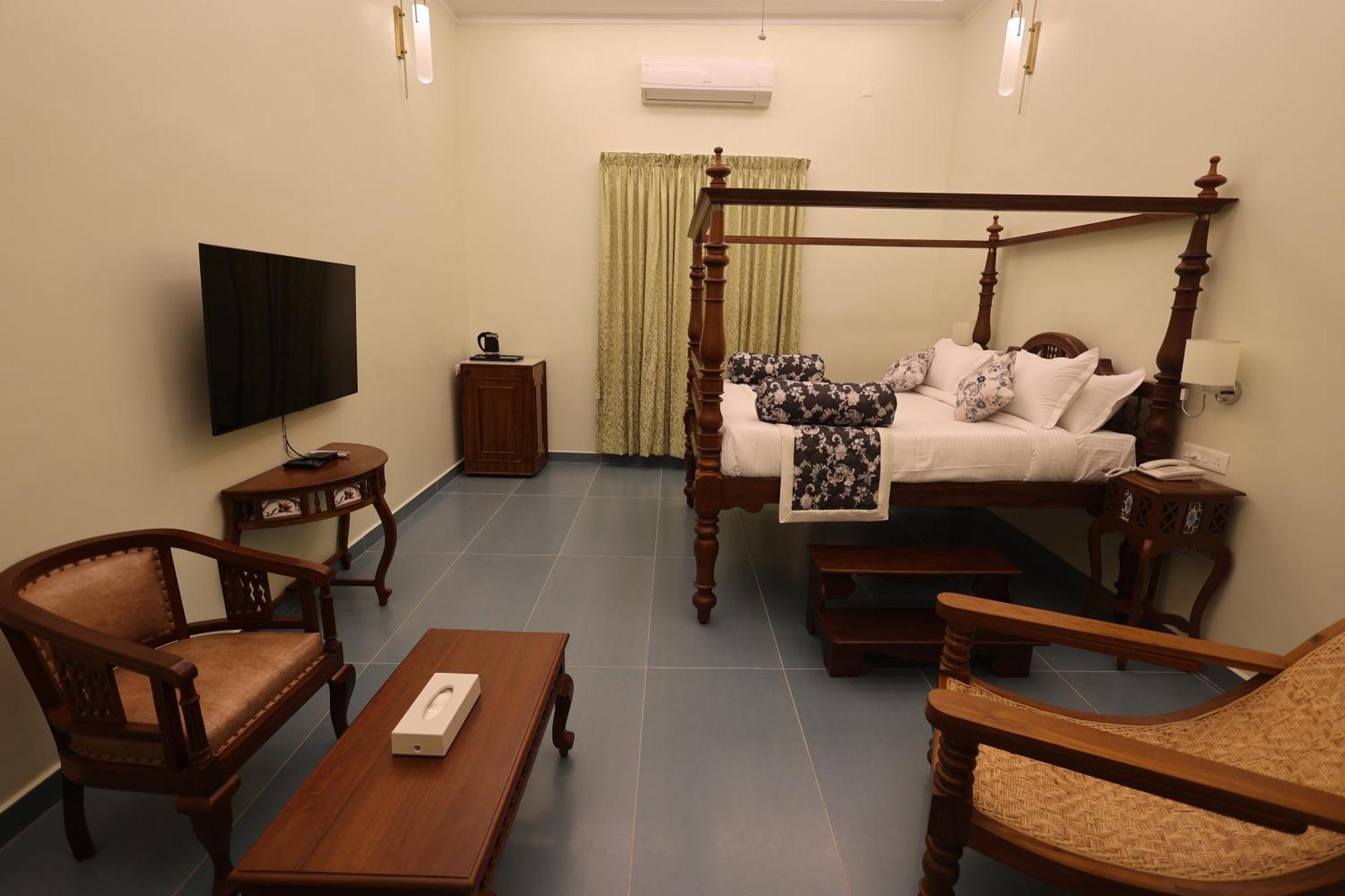 Le Colonial Suites Пондичерри Экстерьер фото