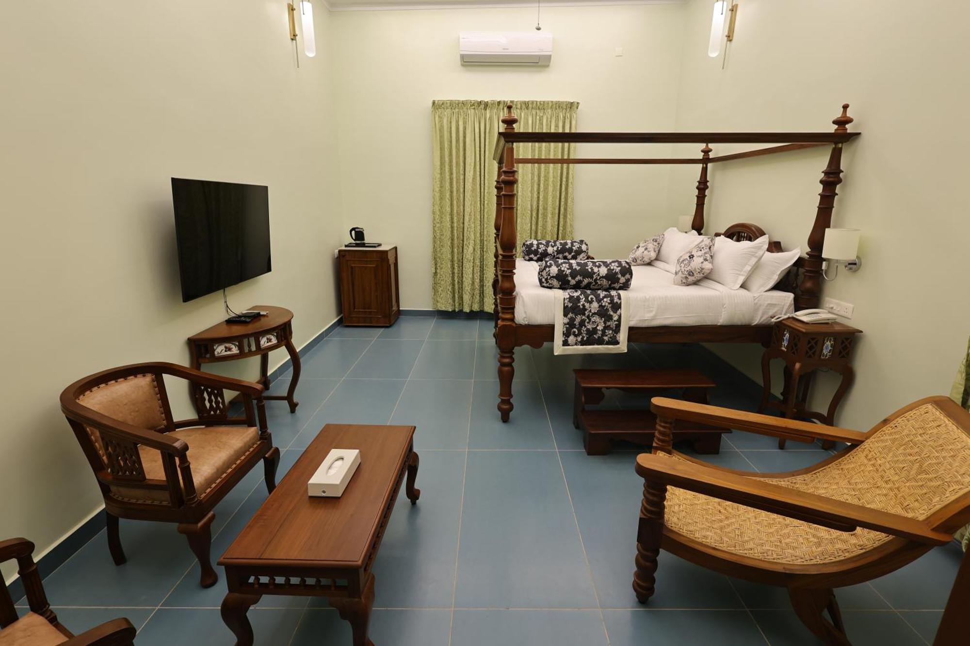 Le Colonial Suites Пондичерри Экстерьер фото
