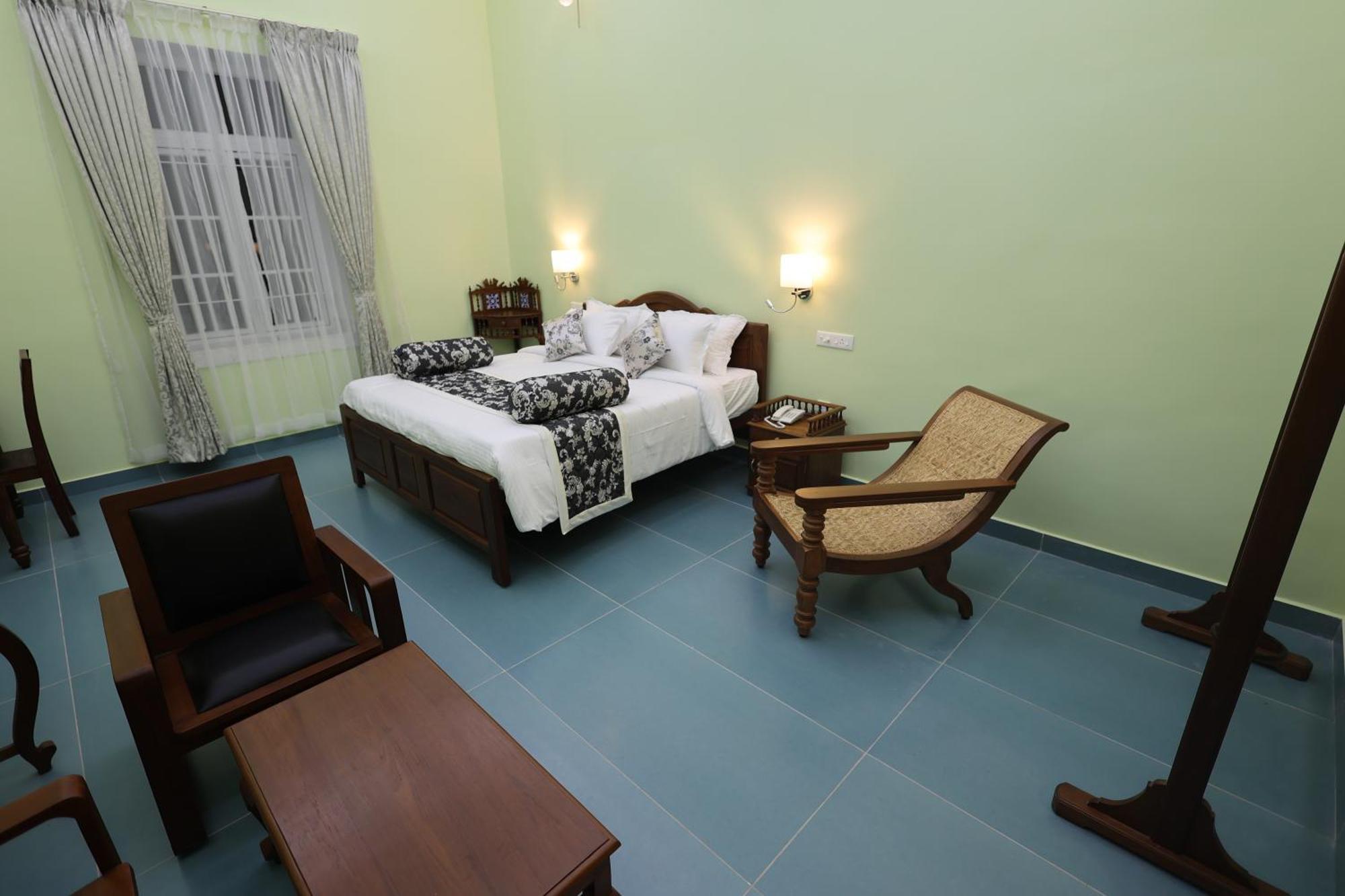 Le Colonial Suites Пондичерри Экстерьер фото