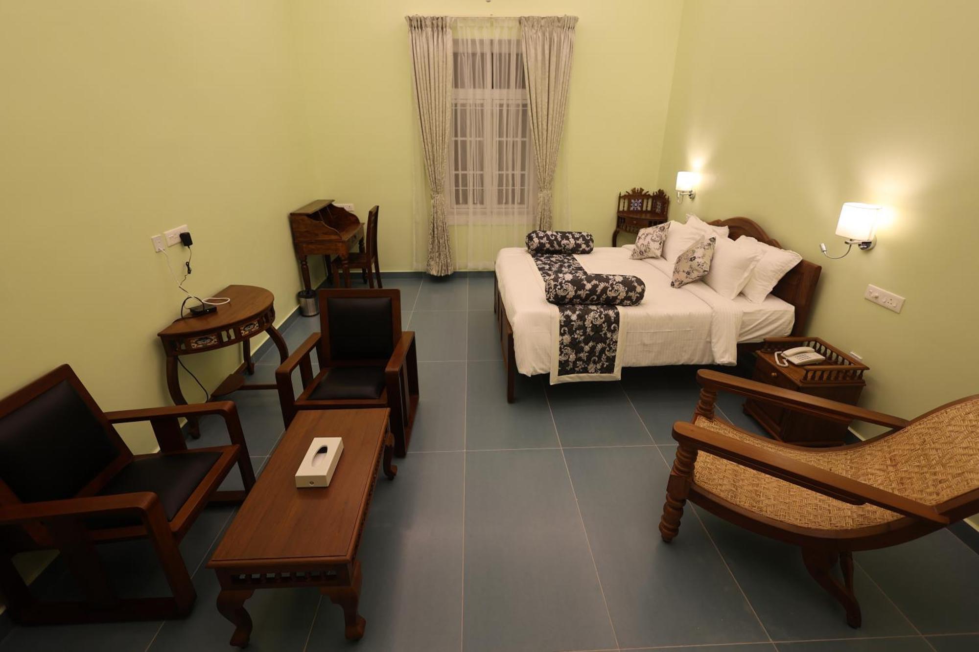 Le Colonial Suites Пондичерри Экстерьер фото